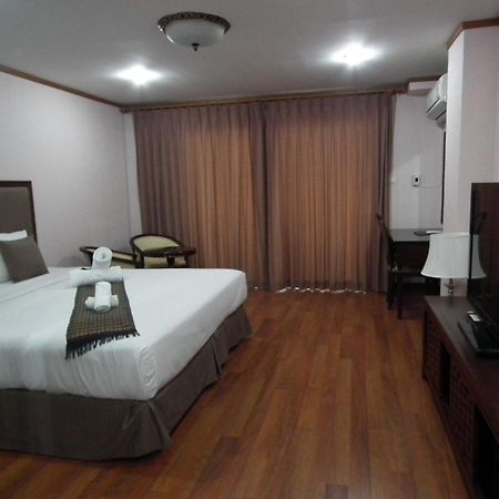 Appartamento Abricole At Pattaya Hill Esterno foto