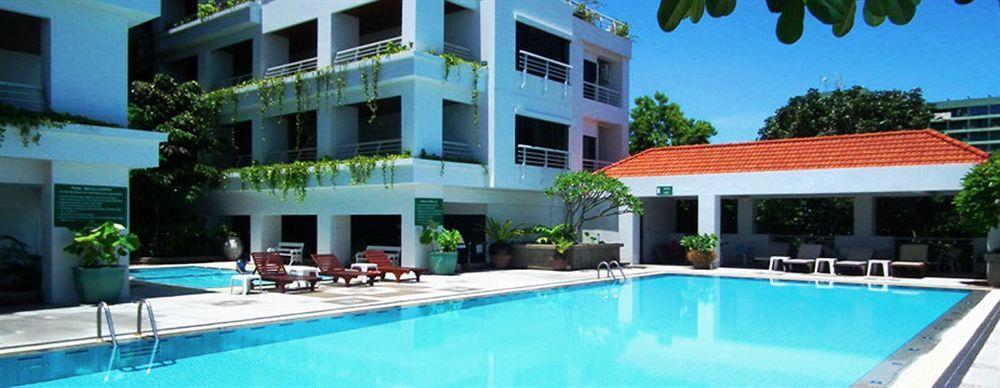 Appartamento Abricole At Pattaya Hill Esterno foto