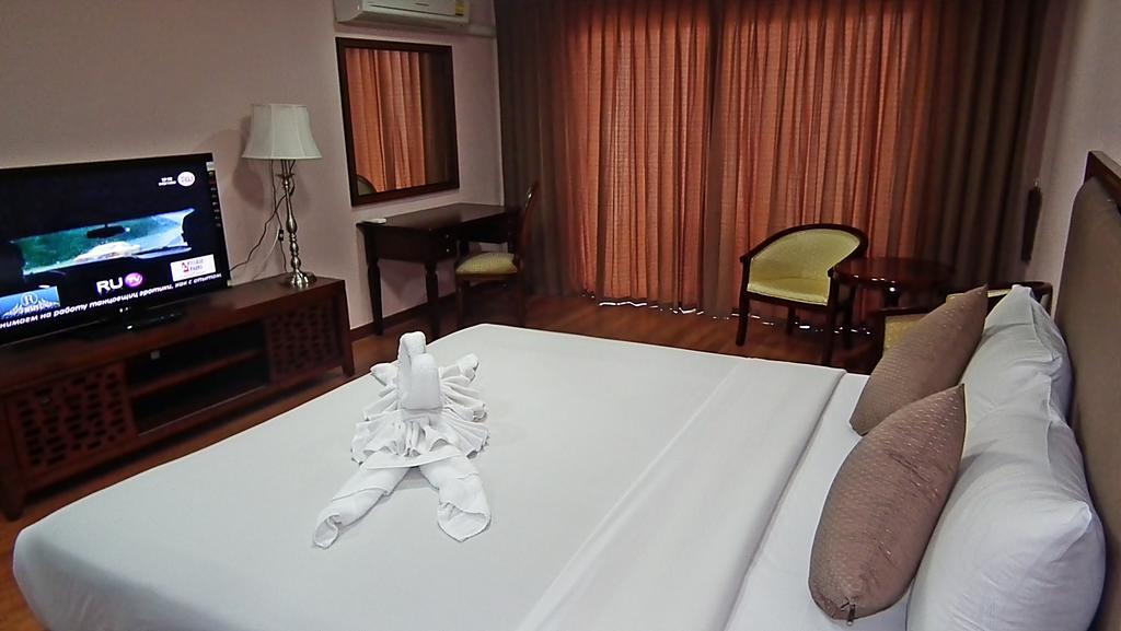 Appartamento Abricole At Pattaya Hill Esterno foto