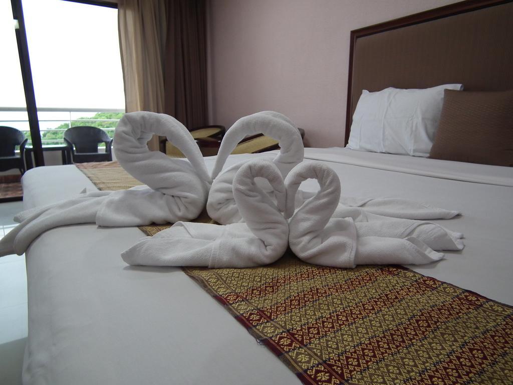 Appartamento Abricole At Pattaya Hill Esterno foto