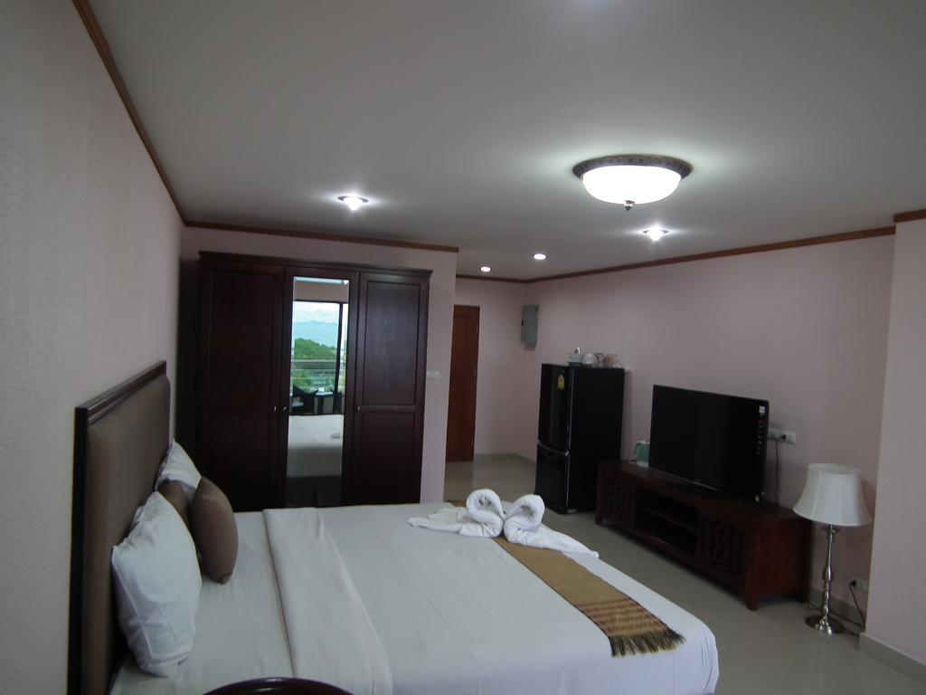 Appartamento Abricole At Pattaya Hill Esterno foto