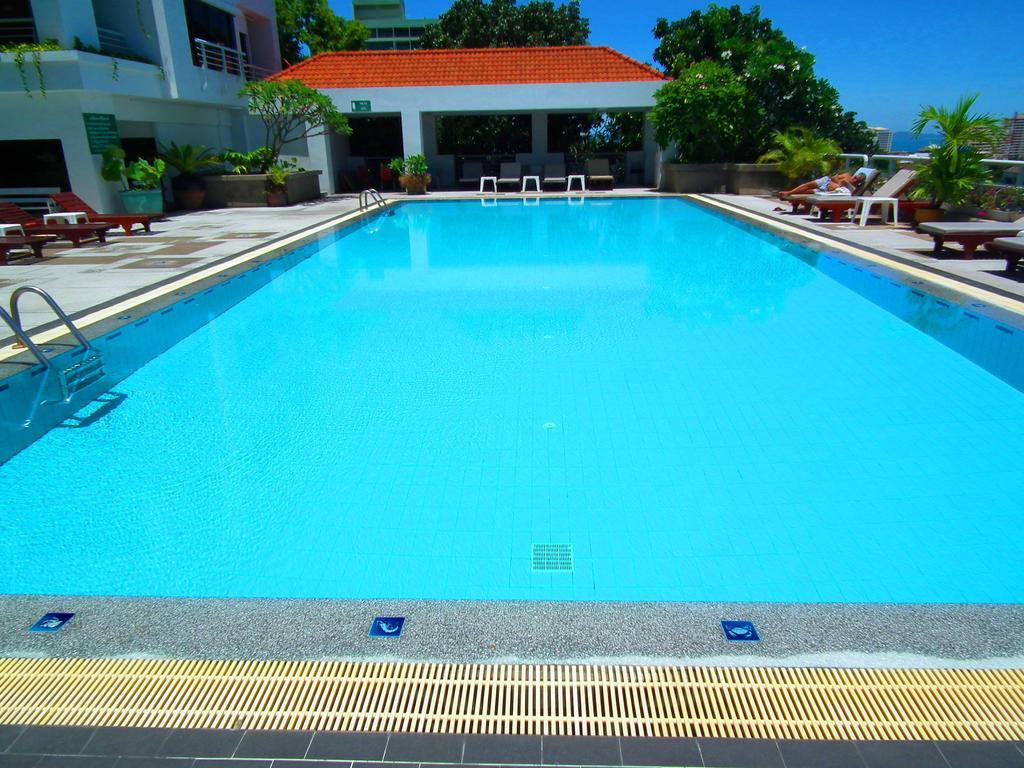 Appartamento Abricole At Pattaya Hill Esterno foto
