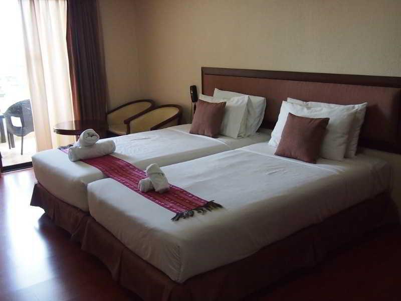 Appartamento Abricole At Pattaya Hill Esterno foto