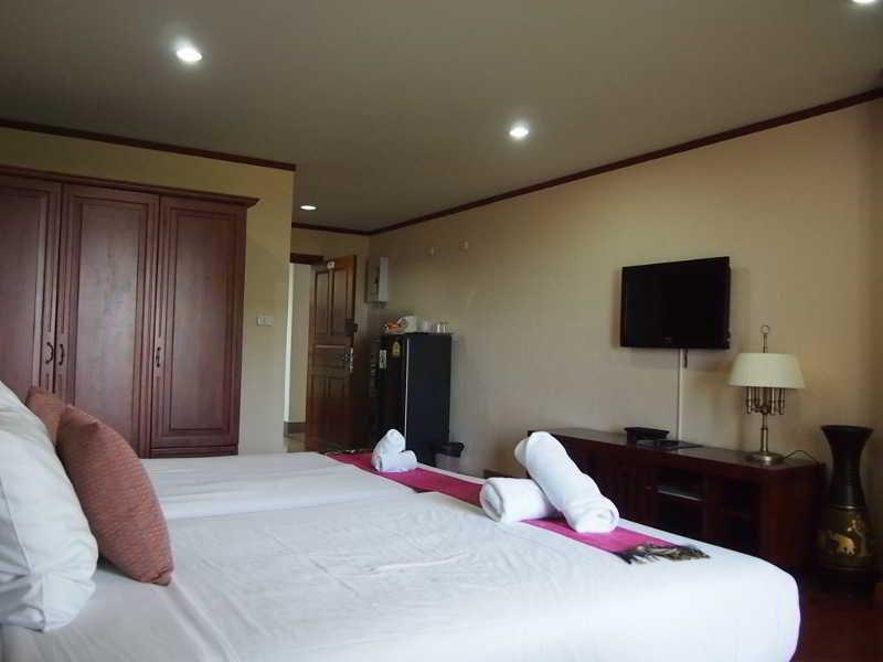 Appartamento Abricole At Pattaya Hill Esterno foto