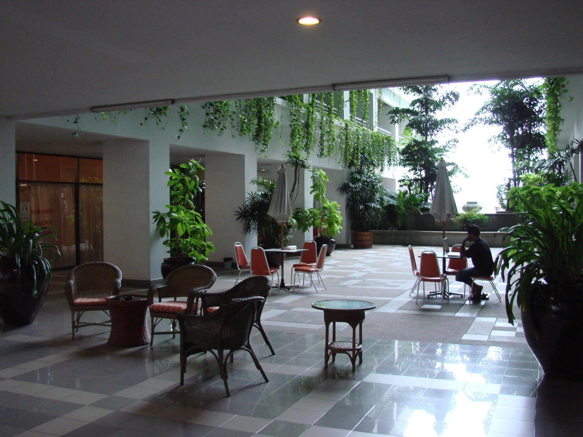 Appartamento Abricole At Pattaya Hill Esterno foto
