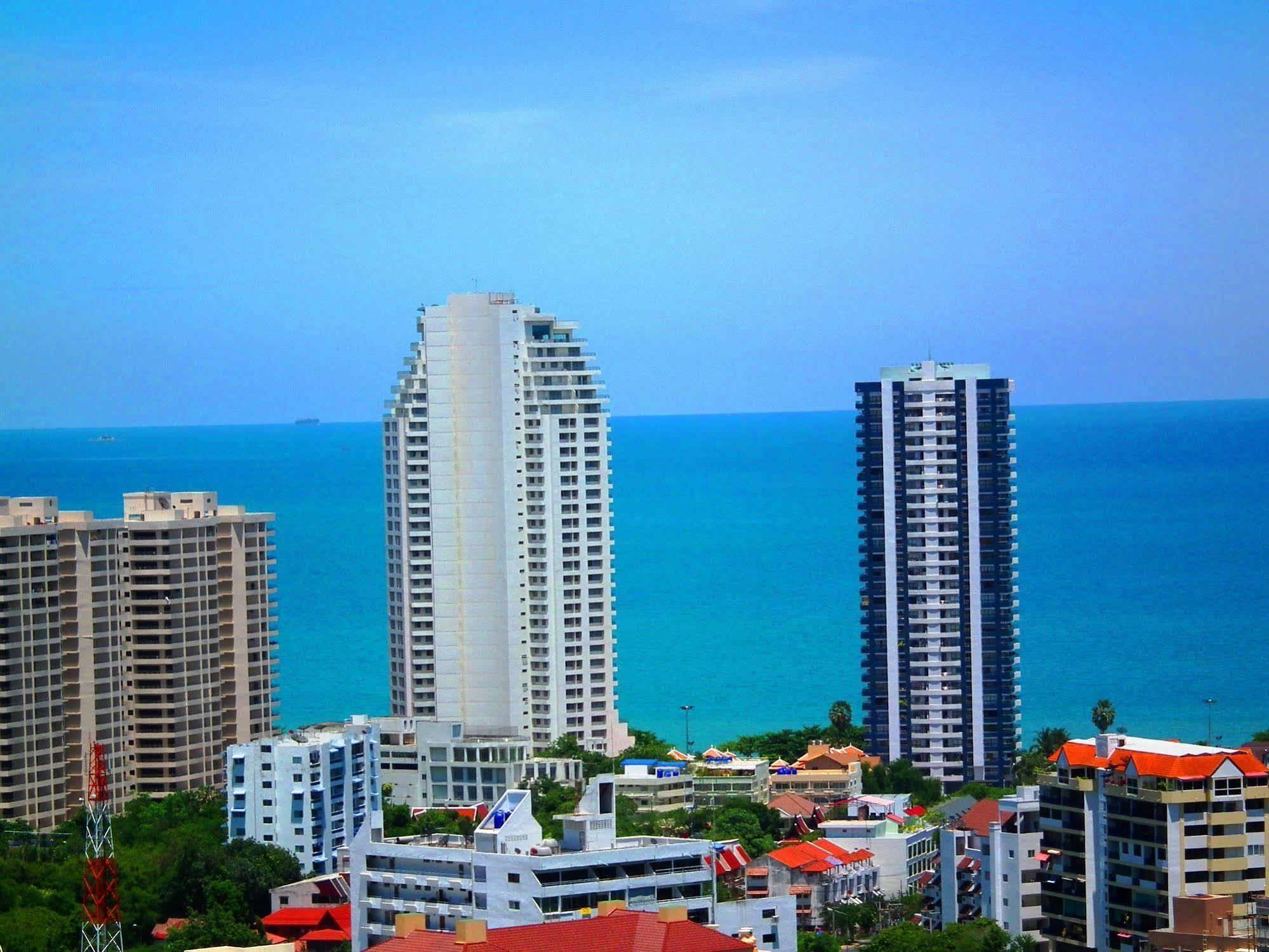 Appartamento Abricole At Pattaya Hill Esterno foto